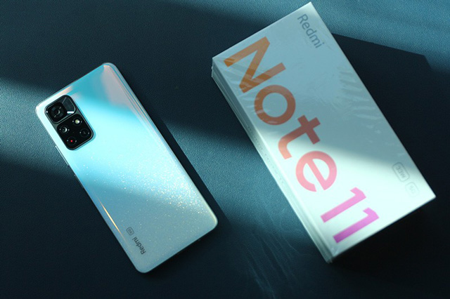 Note 11 5G là chiếc điện thoại có màn hình lớn tới 6.7 inch cùng camera selfie 16MP