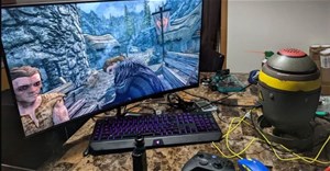 Modder nhồi cả dàn PC gaming vào ‘bom nguyên tử’