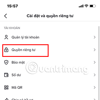 Ấn vào Quyền riêng tư tại giao diện mới xuất hiện.