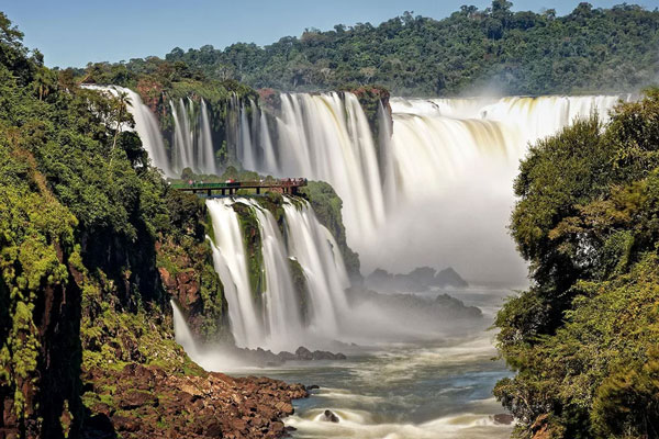 Devil's Throat, biên giới Brazil, Argentina và Paraguay