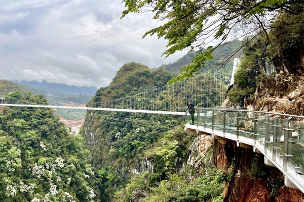 Cầu kính dài nhất thế giới