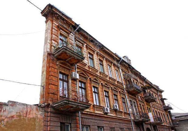 Tòa nhà siêu mỏng được mệnh danh là tòa nhà một tường ở Odessa, Ukraine.