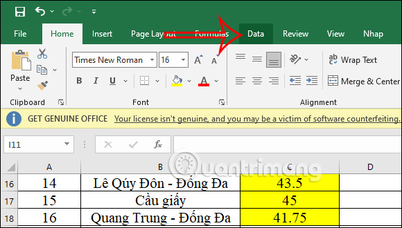 Nhấn chọn Data trên Excel