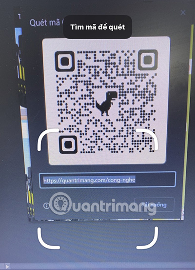 Một mã QR xuất hiện tại góc bên phải màn hình.