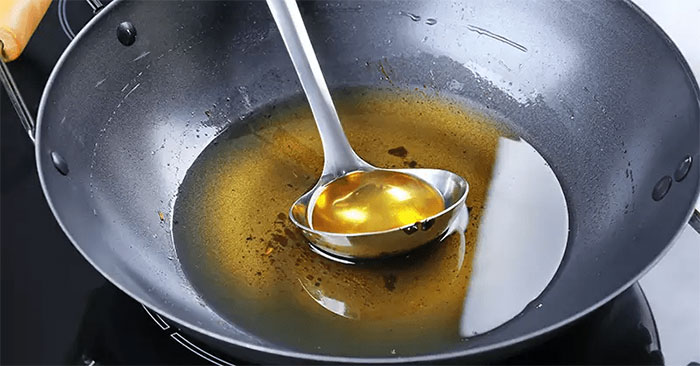 Handling excess cooking oil