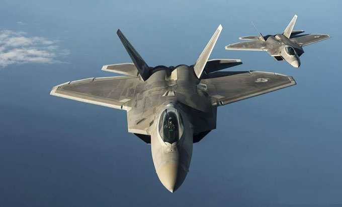 Máy bay chiến đấu F-22.