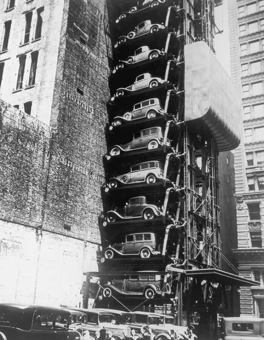 Một bãi đậu xe kiểu thẳng đứng ở Chicago, những năm 1930 khiến nhiều người không khỏi kinh ngạc.