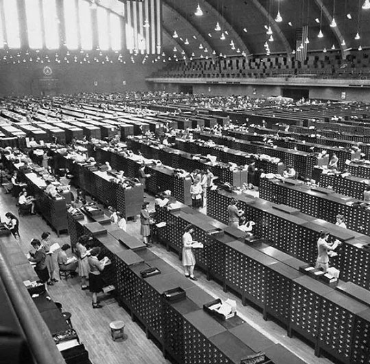 Phòng hồ sơ dấu vân tay, nơi lưu giữ những tệp tin về dấu vân tay của FBI, năm 1944.