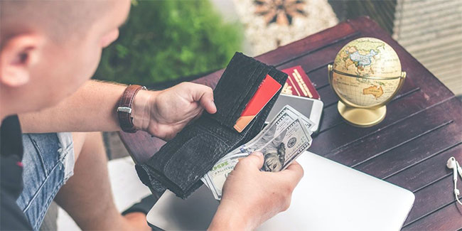 Laptop chơi game đắt hơn rất nhiều