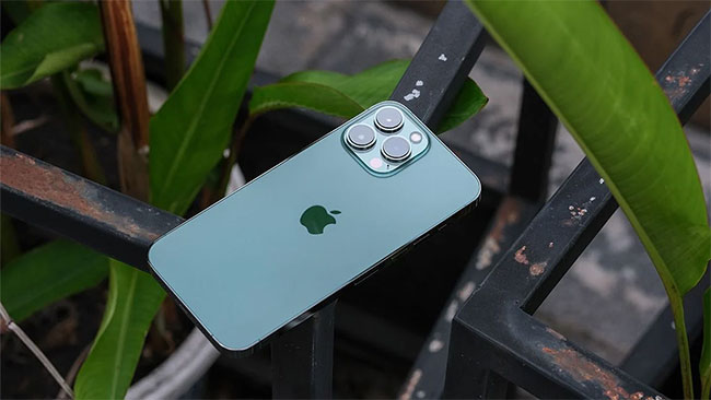 iPhone màu xanh lá cây