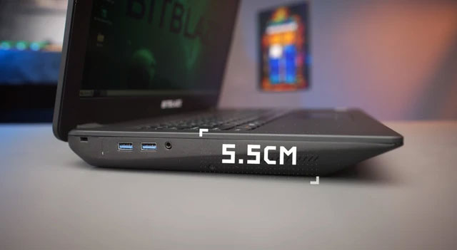 Bitblaze Titan BM15 có hai phiên bản chất liệu khác nhau là kim nhôm thông thường và hợp kim titan