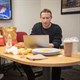 ‘Ghét’ Apple, Mark Zuckerberg vẫn phải dùng Macbook nhưng nó lạ lắm