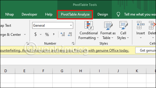 Nhấn PivotTable Analyze