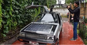 Thầy giáo Ấn Độ tự chế tạo xe năng lượng mặt trời