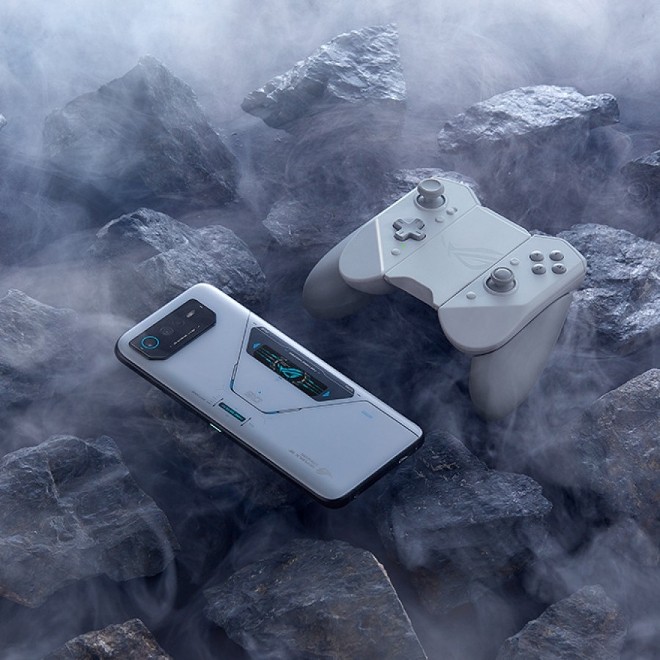 ROG Phone 6 Pro và phụ kiện tay cầm chơi game