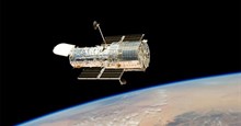 Chiêm ngưỡng sự hùng vĩ của khoảnh khắc hợp nhất thiên hà qua con mắt của kính thiên văn Hubble