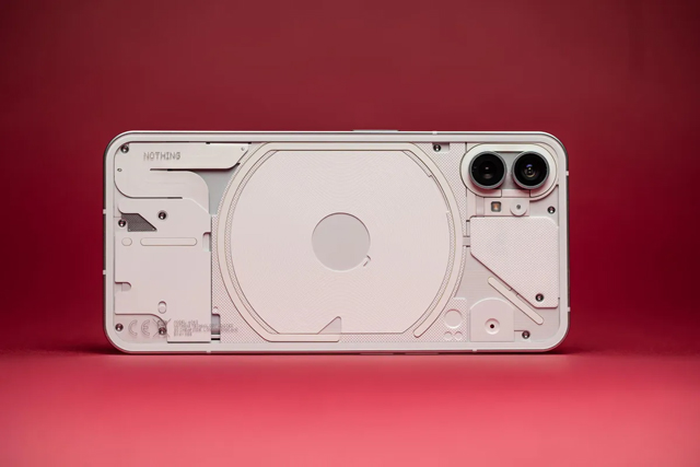 Thiết kế của Nothing Phone 1 thực sự nổi trội. 