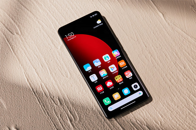 Xiaomi 12S Ultra có màn hình hiển thị lớn