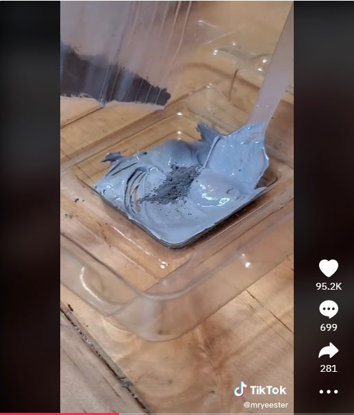 Trộn kim cương 25-carat với keo tản nhiệt