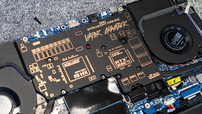 Tản nhiệt buồng hơi của ASUS ROG Strix SCAR 17 SE