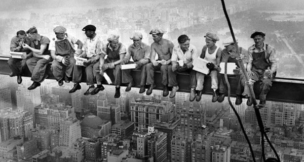 Bữa trưa trên đỉnh tòa nhà chọc trời