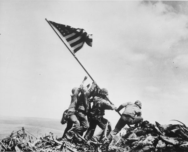 Giương cờ trên Iwo Jima