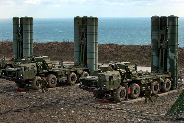 Tổ hợp tên lửa S-400 Triumph