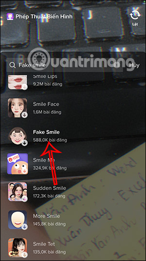 Chọn hiệu ứng fake smile 
