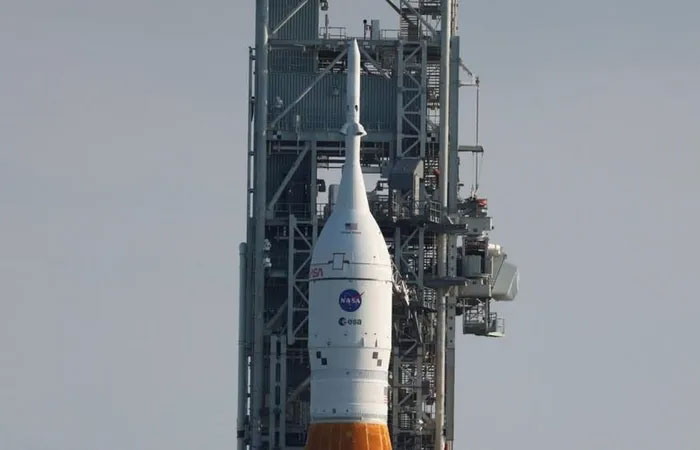 Đây sẽ là lần đầu tiên một phi thuyền con nhộng chở người được đưa lên Mặt Trăng sau 50 năm, kể từ sứ mệnh Apollo vào năm 1972. Ảnh: Reuters.