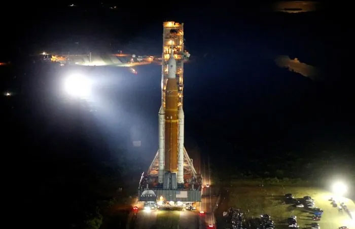 Cận cảnh phi thuyền đưa người trở lại Mặt Trăng của NASA 2