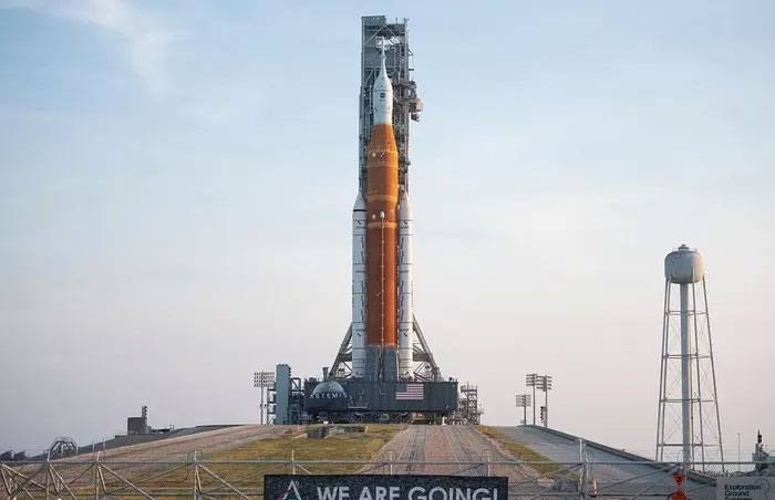 Cận cảnh phi thuyền đưa người trở lại Mặt Trăng của NASA 3