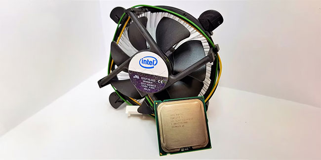 Bộ xử lý Intel Pentium 4 có quạt và tản nhiệt