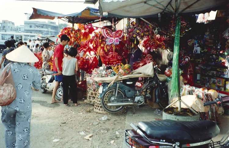 Sài Gòn mùa Trung thu hồi thập niên 1990.