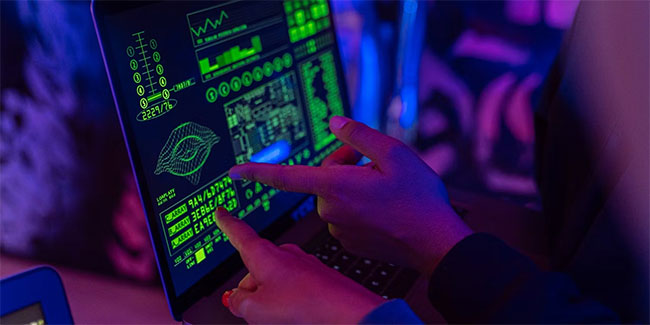 Các chuyên gia bảo mật kiểm tra một máy tính Linux