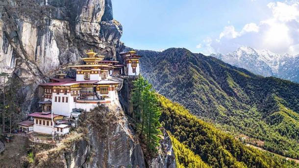 Tu viện Paro Taktsang được xây dựng vào cuối thế kỷ 17, nằm trong dãy núi Himalaya ở Bhutan. Đây là một trong những địa điểm hành hương Phật giáo được tôn kính nhất.
