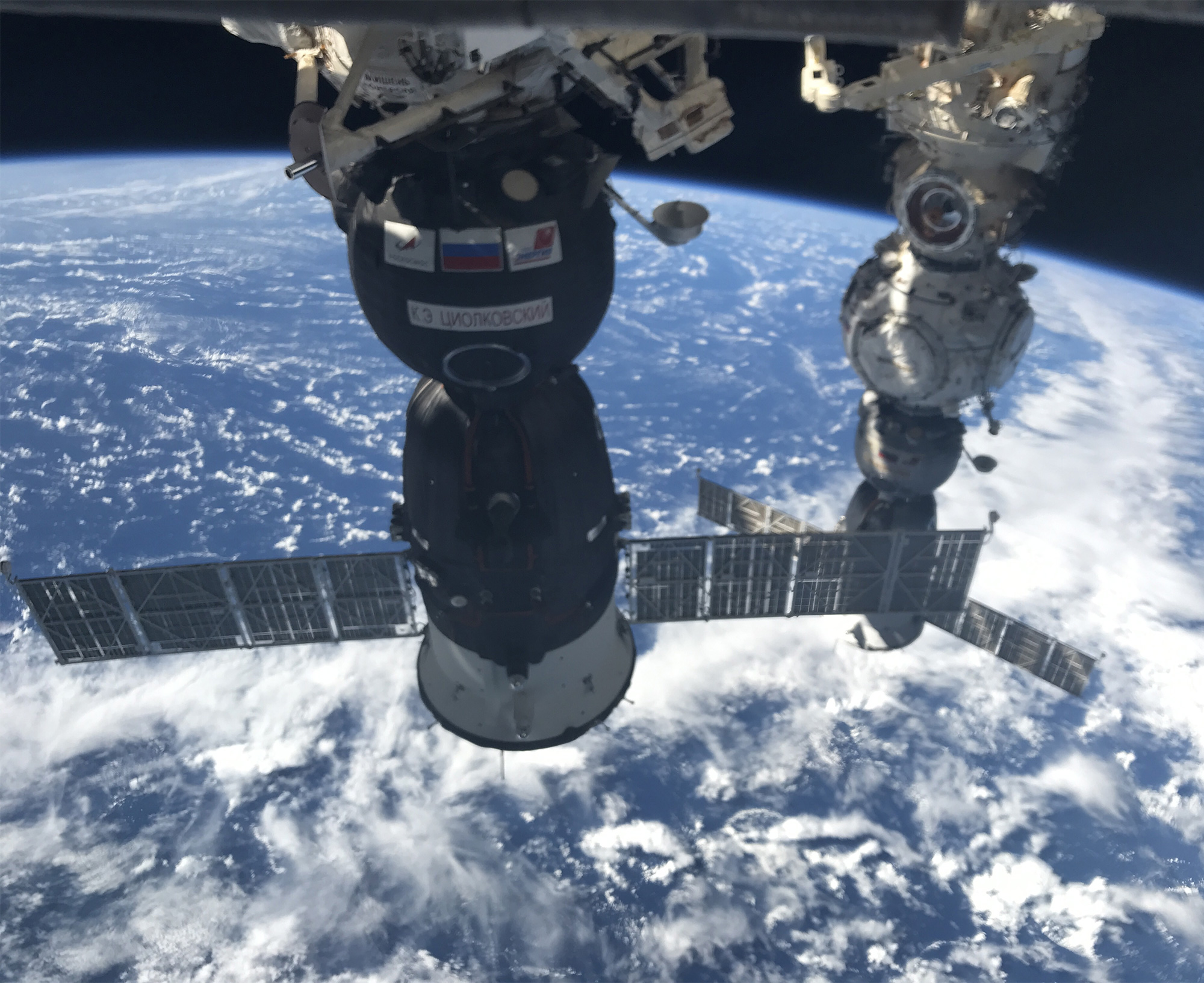 phong ten lua tu khong gian4*241648