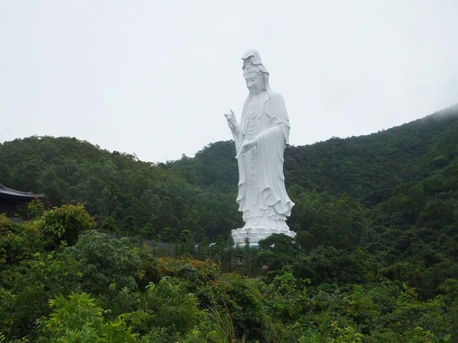 Bức tượng Đại Phật Quan Âm ở Sendai Nhật Bản cao 99m