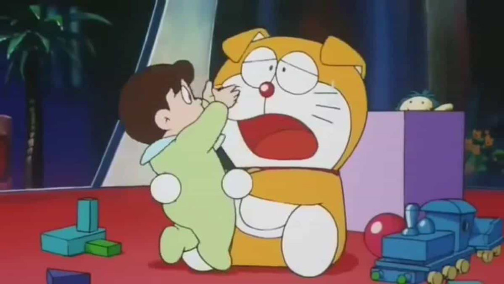 Doraemon ban đầu có màu vàng
