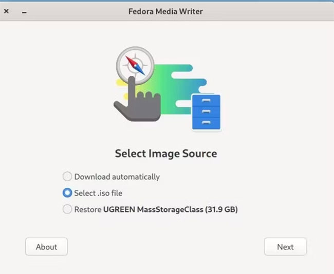 Chọn file ISO bằng trình ghi media Fedora