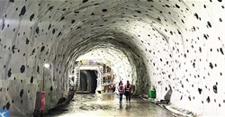 Phòng thí nghiệm dưới lòng đất sâu nhất thế giới, sâu 2.400m bên dưới đỉnh núi