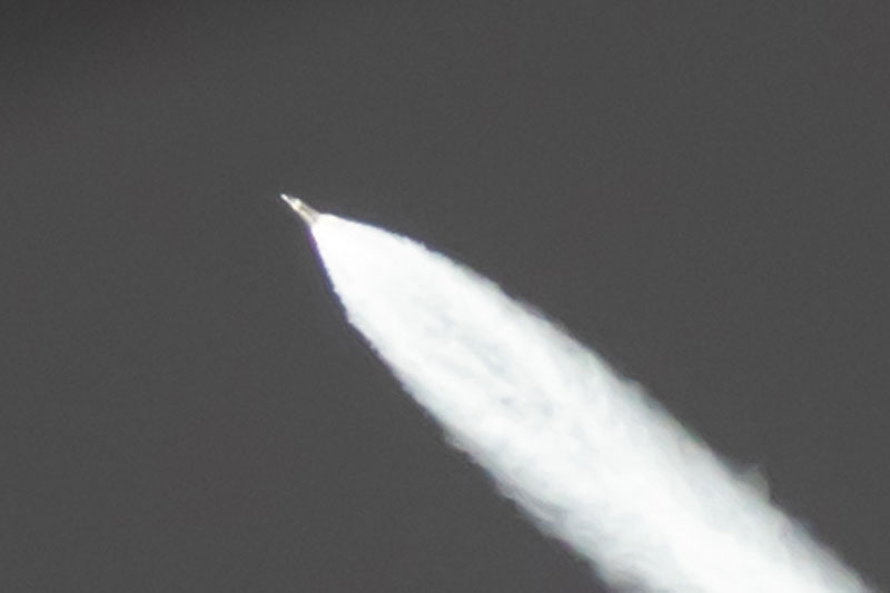 Tên lửa SpaceX sáng rực trời đêm 8