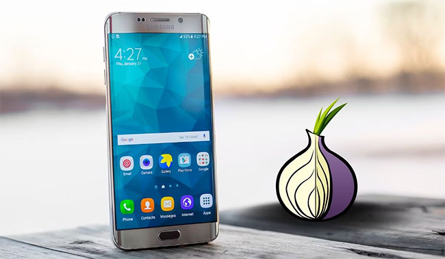 Logo Tor bên cạnh điện thoại thông minh Samsung