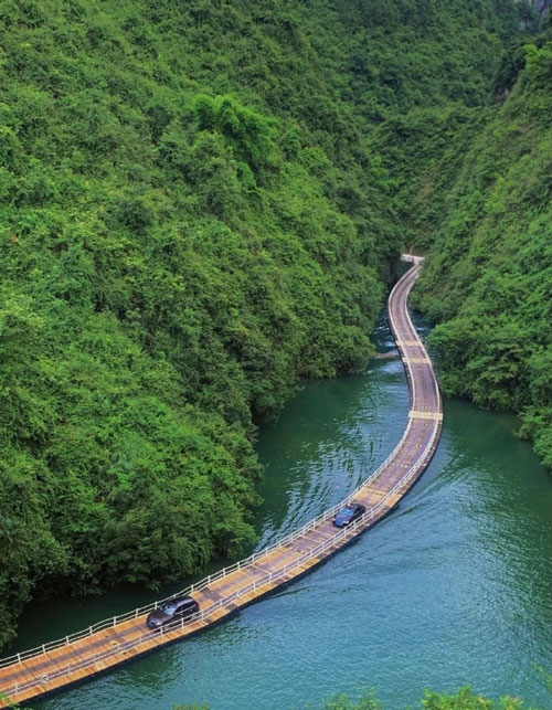 Từ trên cao nhìn xuống, cảnh tượng con đường nổi càng thêm ngoạn mục (Ảnh: Xinhua).