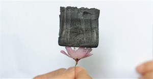 Graphene Aerogel - Vật liệu nhẹ nhất thế giới, nhẹ hơn cả không khí 