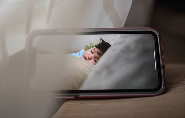 iPhone được sử dụng làm màn hình theo dõi trẻ em
