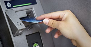 Thẻ tín dụng là gì? Những loại mức phí thẻ tín dụng cần biết 