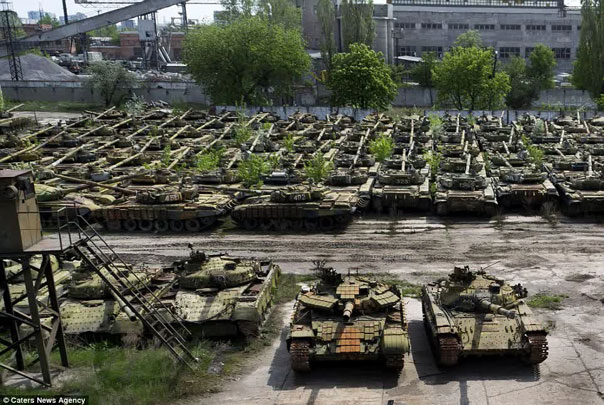 Nghĩa địa xe tăng khổng lồ tại thành phố Kharkiv, Ukraine