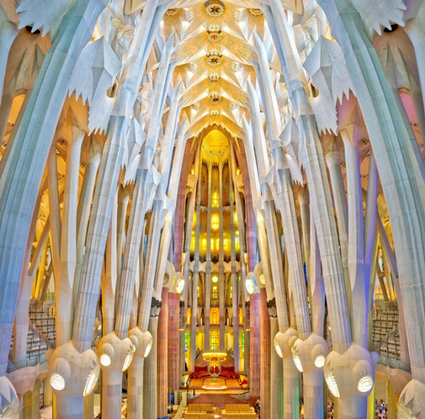 Vương cung thánh đường Sagrada Familia 1