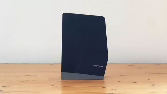 Netgear Nighthawk AX8 (EAX80)