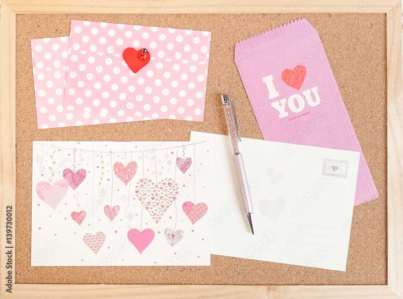 Quà Valentine là bảng ghim lãng mạn